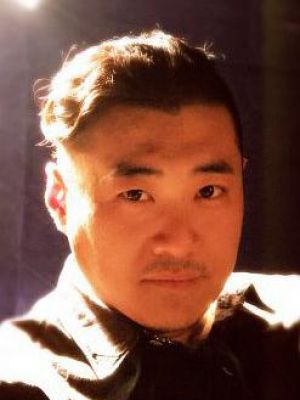李伟
